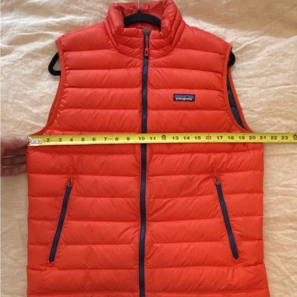 Patagonia Men's Vibrant Orange Quilted Vest - Picture 4 of 5